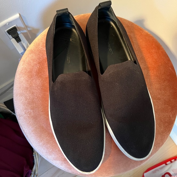 Black and white slide on sneakers - Picture 2 of 3